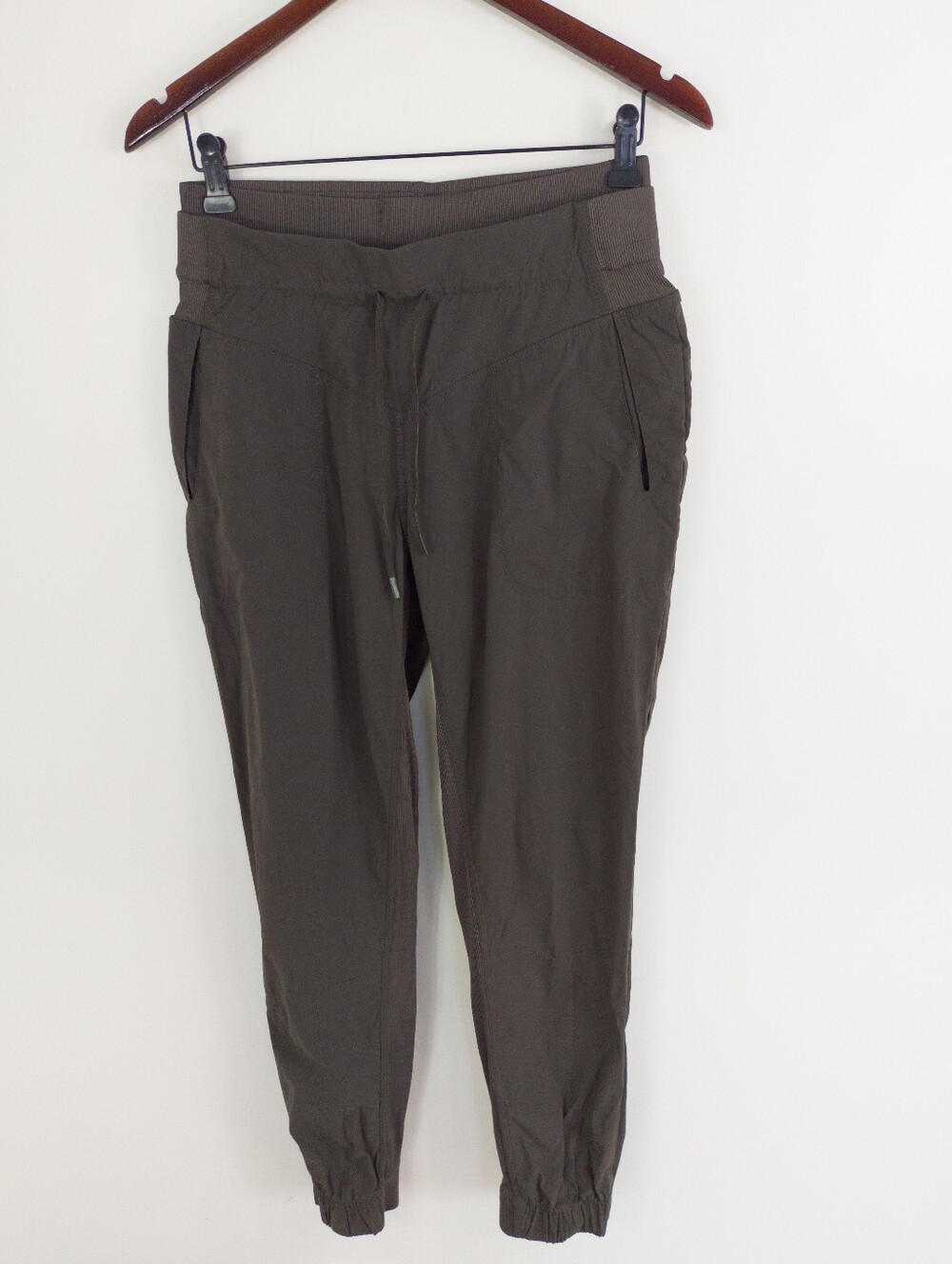 INDYGENA Atieno Tech Trail Joggers Olive Brown Size Small